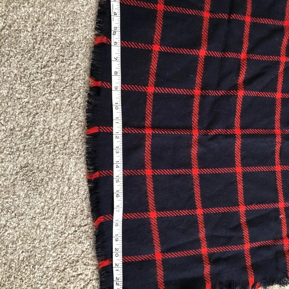 🎀 Navy‎ and Red Scarf